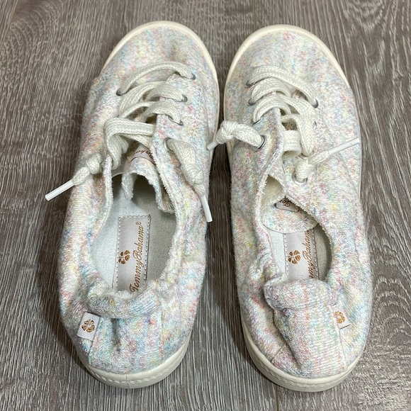 NWOT Tommy Bahama Slip On Memory Foam Multicolor Sneaker Shoes 7.5 - Picture 3 of 15